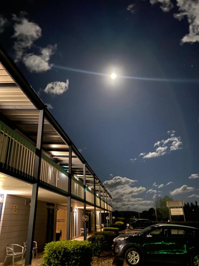 Snow Season Motor Inn Cooma Exterior photo